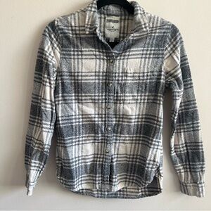 American Eagle Grey and White Flannel